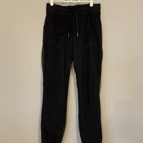 𝅺lululemon Athletica Mesh Jogger Pants - Black - Size 4 - Picture 1 of 16